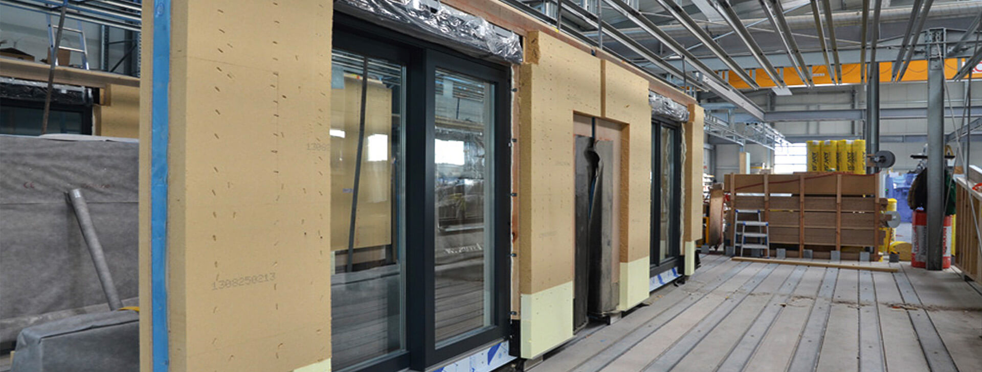 Holztafelbau - Industrie- und Gewerbebau - WOLF System