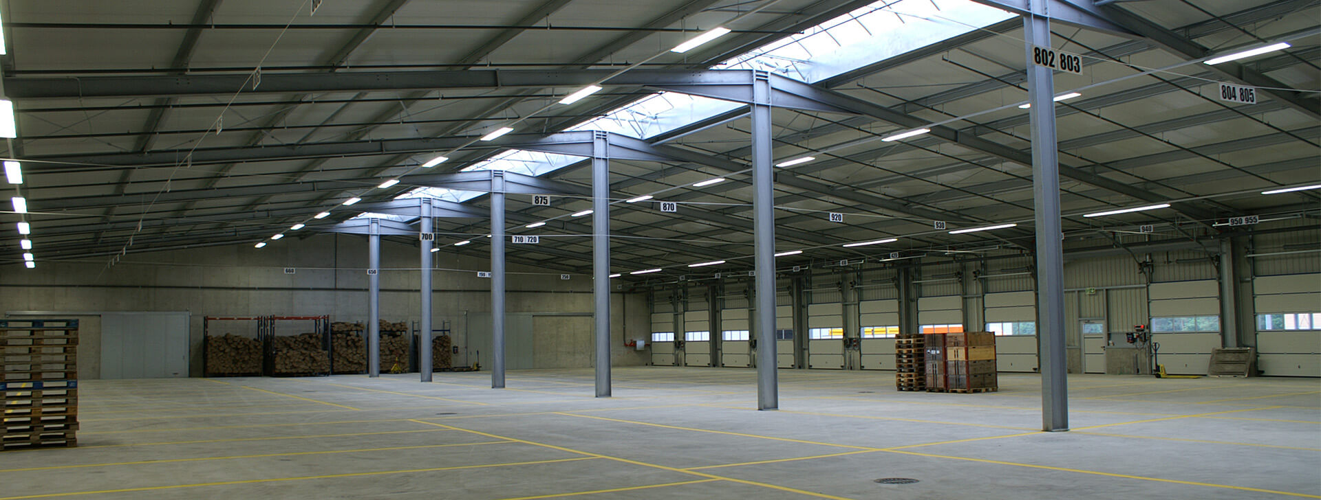 Logistikhalle - Industriebau - WOLF System