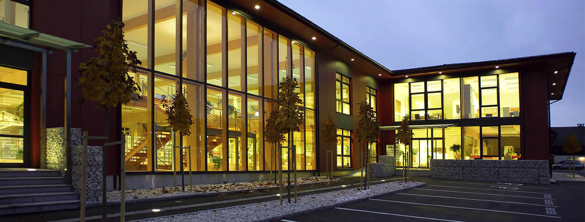 Verwaltungsgebäude - Industriebau - WOLF System Verwaltungsgebäude - Industriebau - WOLF System
